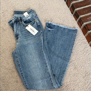 Judy Blue Medium Blue Ankle Jeans